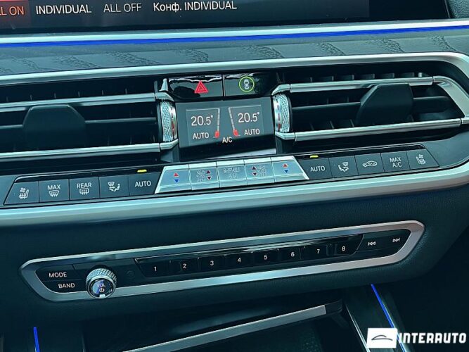 BMW X7 4.0i 50 interauto-car