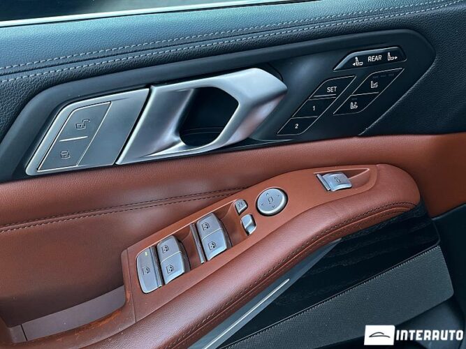 BMW X7 4.0i 41 interauto-car