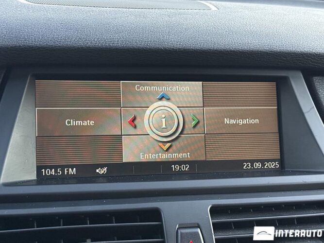 BMW X5 3.0i 42 interauto-car