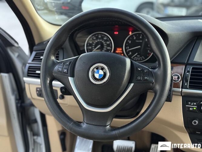 BMW X5 3.0i 40 interauto-car