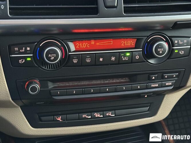 BMW X5 3.0i 43 interauto-car