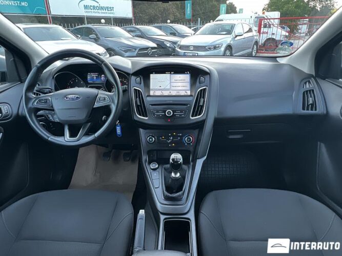 Ford Focus 35 interauto-car