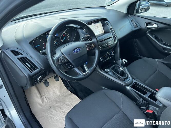 Ford Focus 36 interauto-car