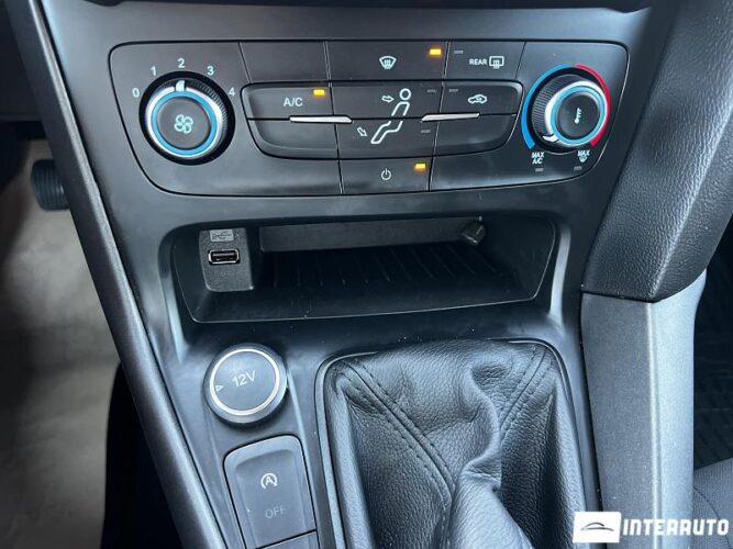 Ford Focus 44 interauto-car