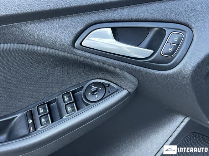 Ford Focus 40 interauto-car