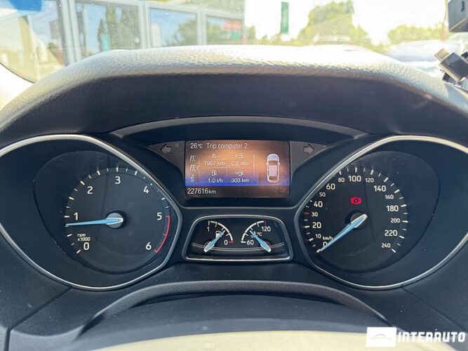 Ford Focus 43 interauto-car