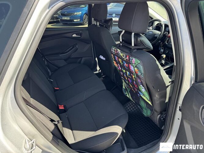 Ford Focus 53 interauto-car