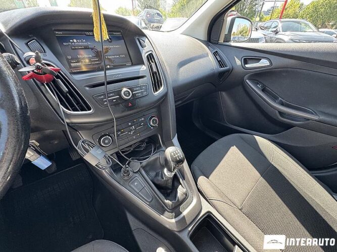 Ford Focus 47 interauto-car