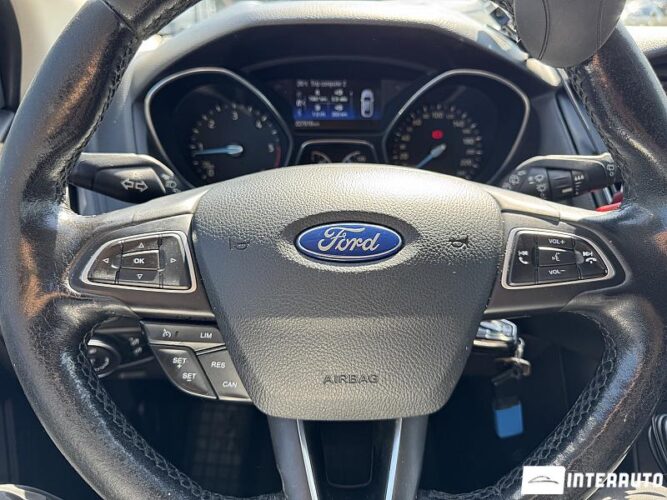 Ford Focus 42 interauto-car