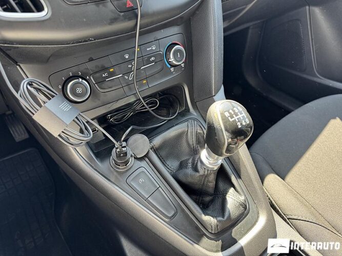 Ford Focus 46 interauto-car