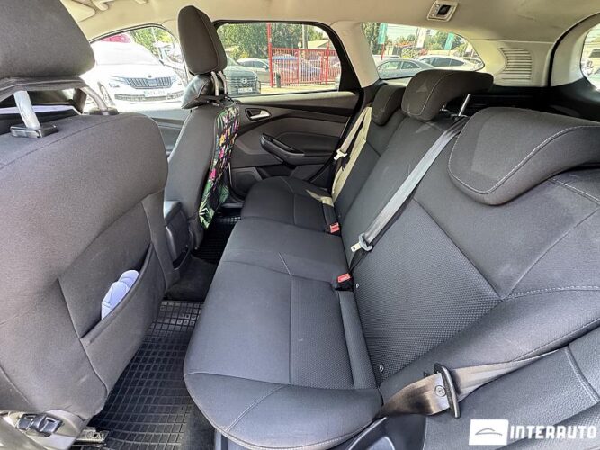 Ford Focus 52 interauto-car