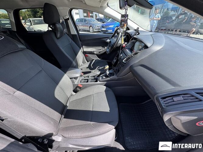 Ford Focus 49 interauto-car