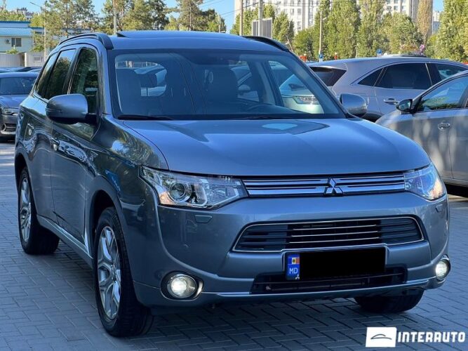 Mitsubishi Outlander 35 interauto-car