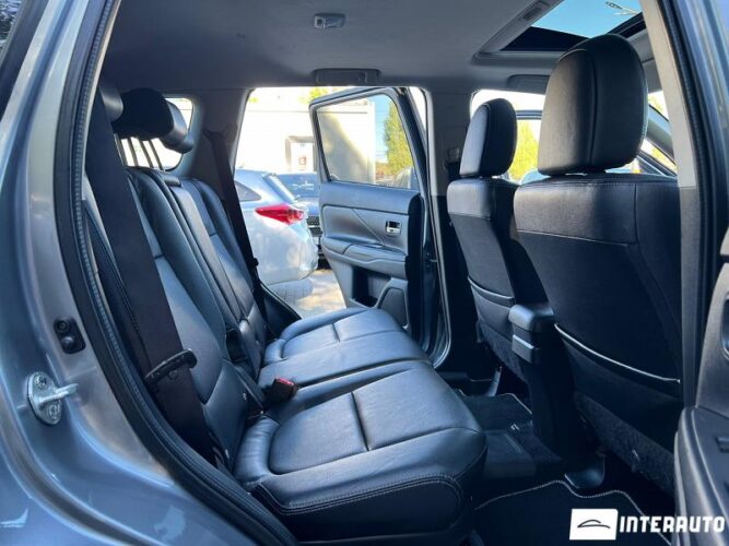 Mitsubishi Outlander 50 interauto-car