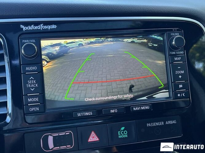 Mitsubishi Outlander 44 interauto-car