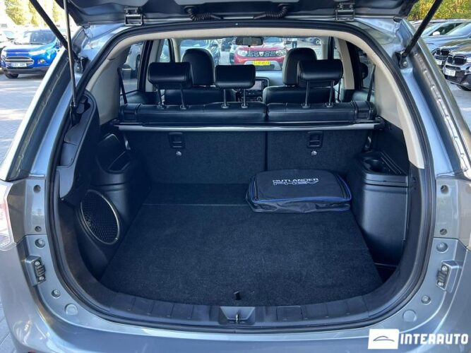 Mitsubishi Outlander 52 interauto-car