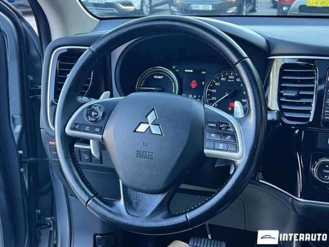 Mitsubishi Outlander 42 interauto-car