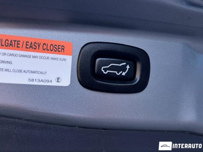 Mitsubishi Outlander 53 interauto-car