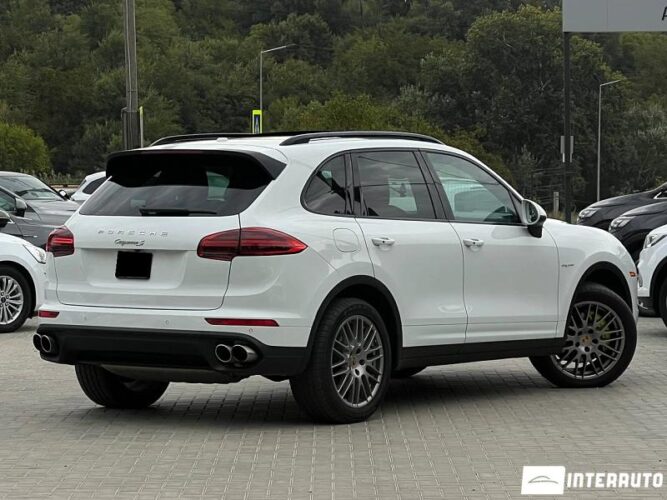 Porsche Cayenne S Hybrid 37 interauto-car