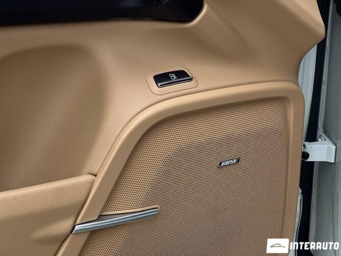 Porsche Cayenne S Hybrid 57 interauto-car