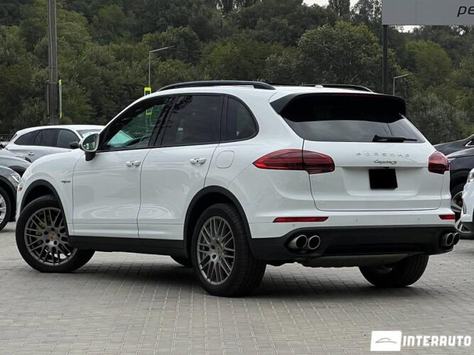 Porsche Cayenne S Hybrid 38 interauto-car