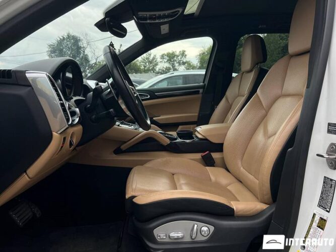 Porsche Cayenne S Hybrid 39 interauto-car