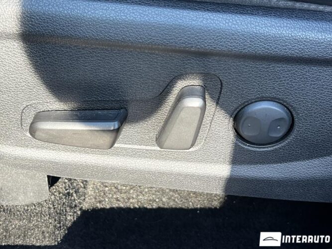 Hyundai Santa Fe 42 interauto-car