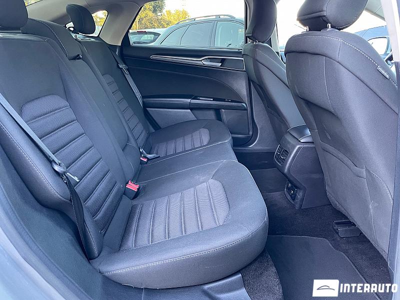 Ford Fusion 26 automobil-interauto