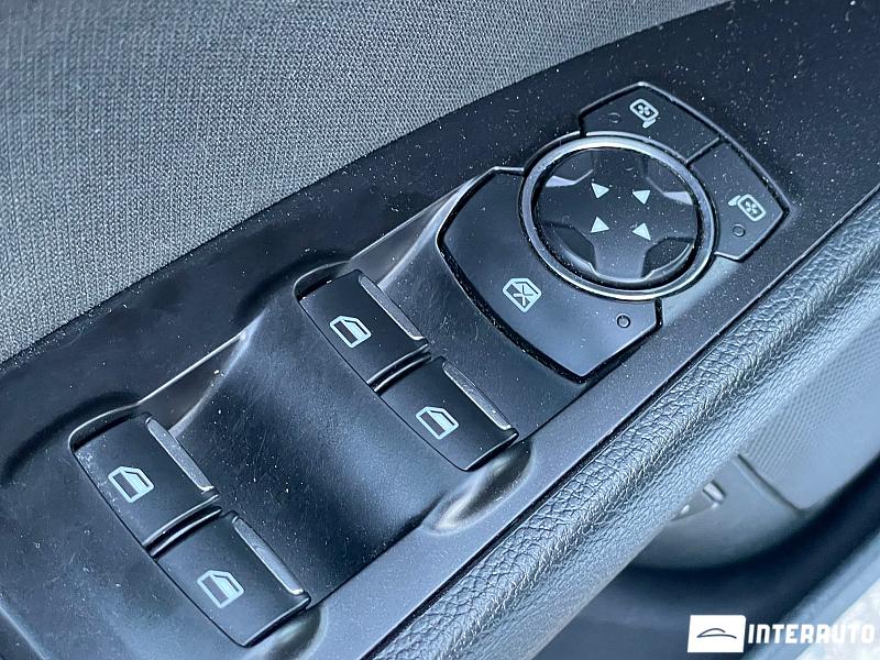 Ford Fusion 16 automobil-interauto