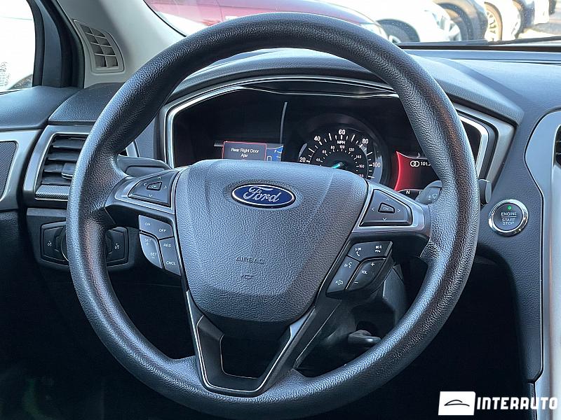 Ford Fusion 20 automobil-interauto
