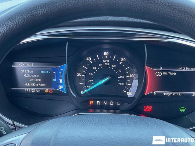 Ford Fusion 36 interauto-car