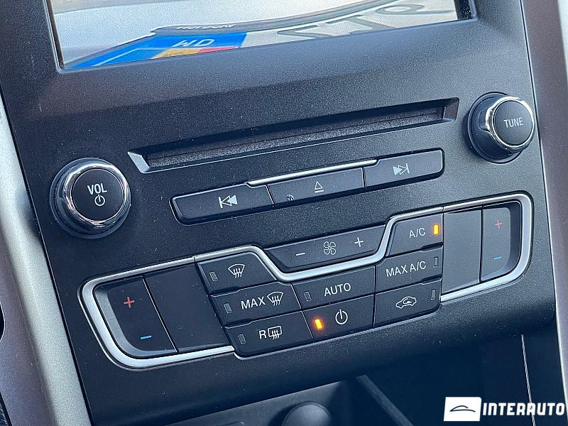 Ford Fusion 22 automobil-interauto