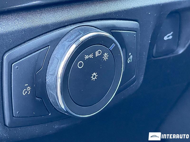 Ford Fusion 18 automobil-interauto