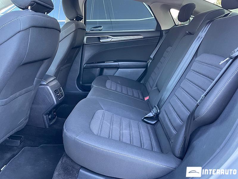 Ford Fusion 27 automobil-interauto
