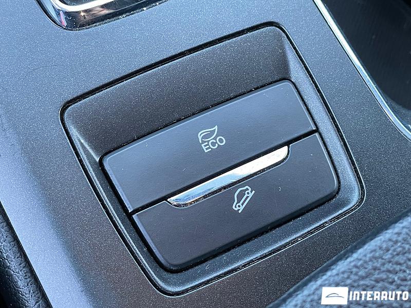 Ford Fusion 24 automobil-interauto