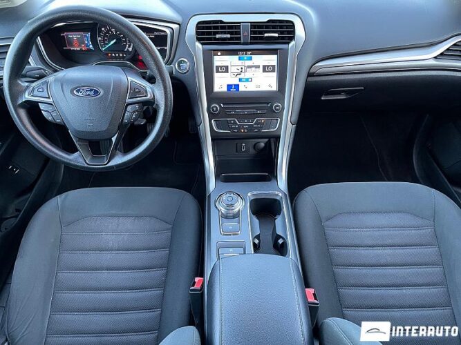 Ford Fusion 34 interauto-car