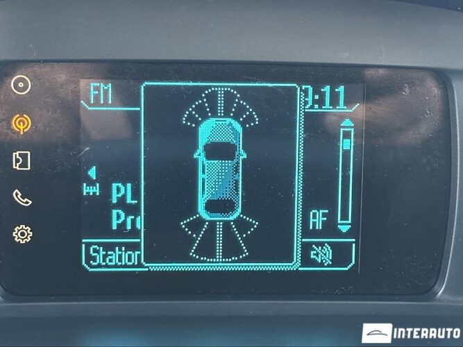 Ford Grand C-MAX 37 interauto-car