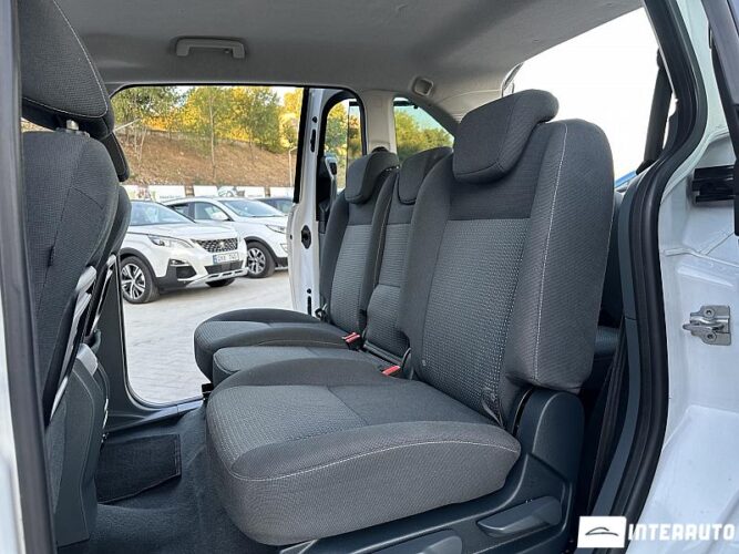 Ford Grand C-MAX 41 interauto-car