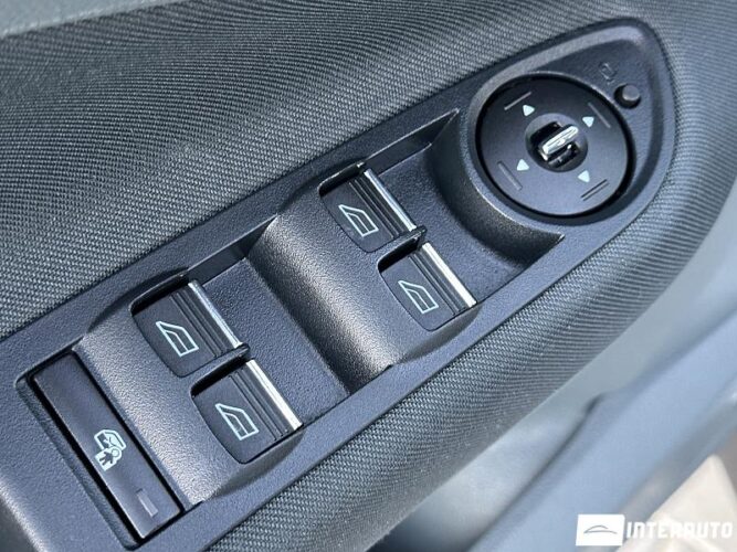 Ford Grand C-MAX 44 interauto-car