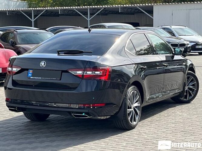 Skoda Superb 38 interauto-car