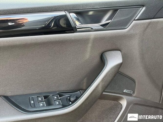 Skoda Superb 40 interauto-car