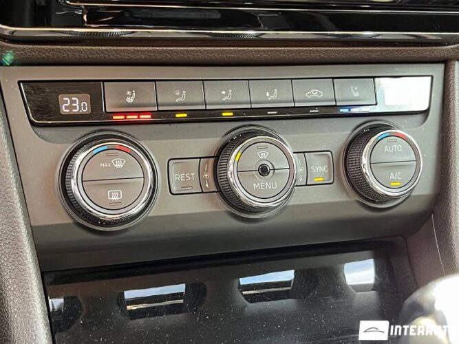 Skoda Superb 50 interauto-car