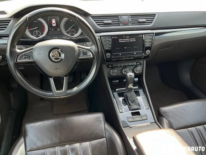 Skoda Superb 43 interauto-car