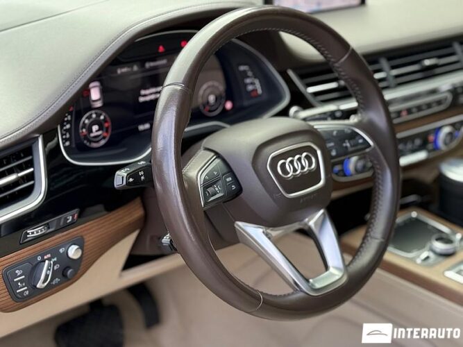 Audi Q7 44 interauto-car