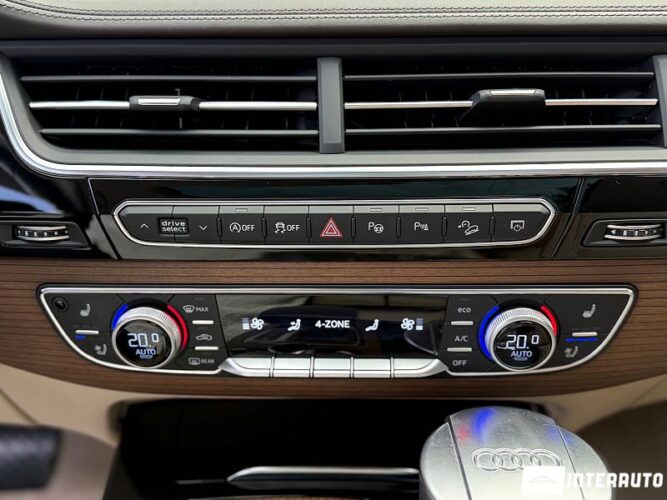 Audi Q7 54 interauto-car