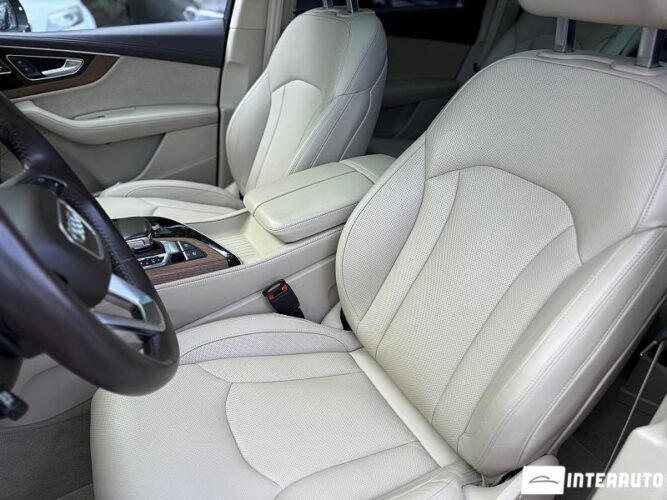 Audi Q7 43 interauto-car