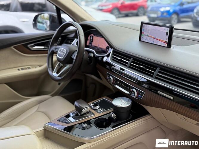 Audi Q7 49 interauto-car