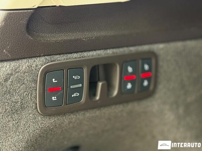 Audi Q7 60 interauto-car