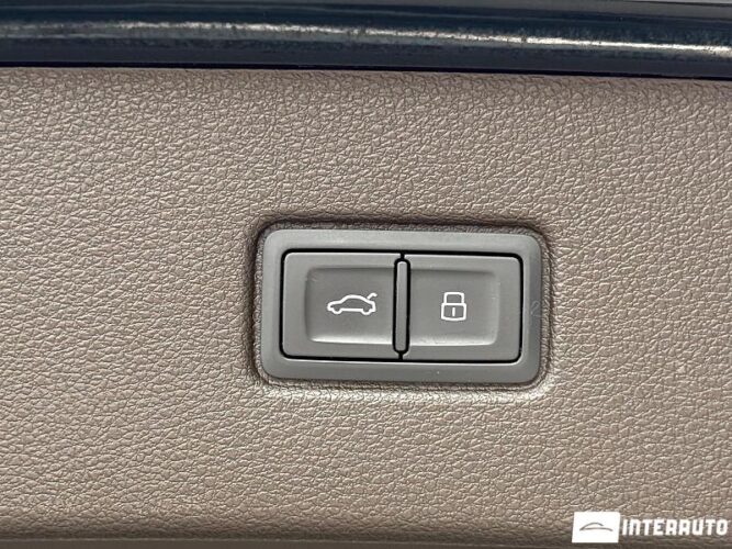 Audi Q7 61 interauto-car