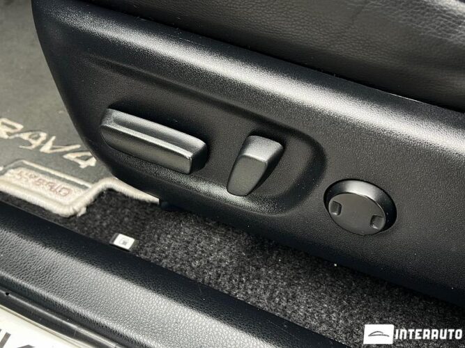 Toyota Rav-4 39 interauto-car